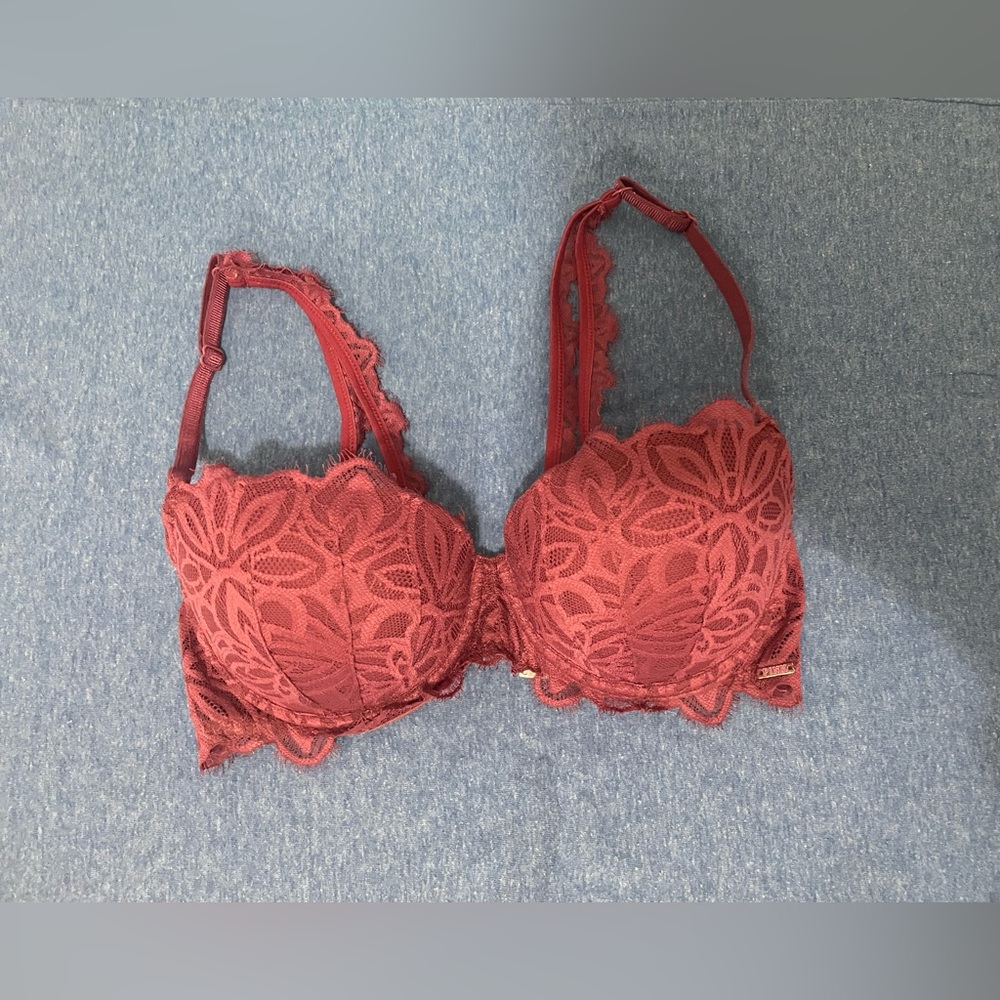 Victoria secret- date night push up- 32 D